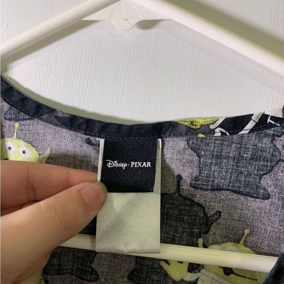 Disney Toy Story Large Grey‎ Scrub Top - Picture 3 of 4
